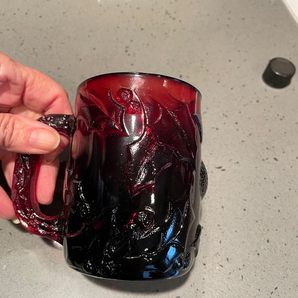 2 vintage Arcoroc Ruby Red Santa glass mugs - Picture 3 of 6